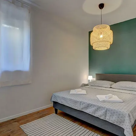 D Apartment *